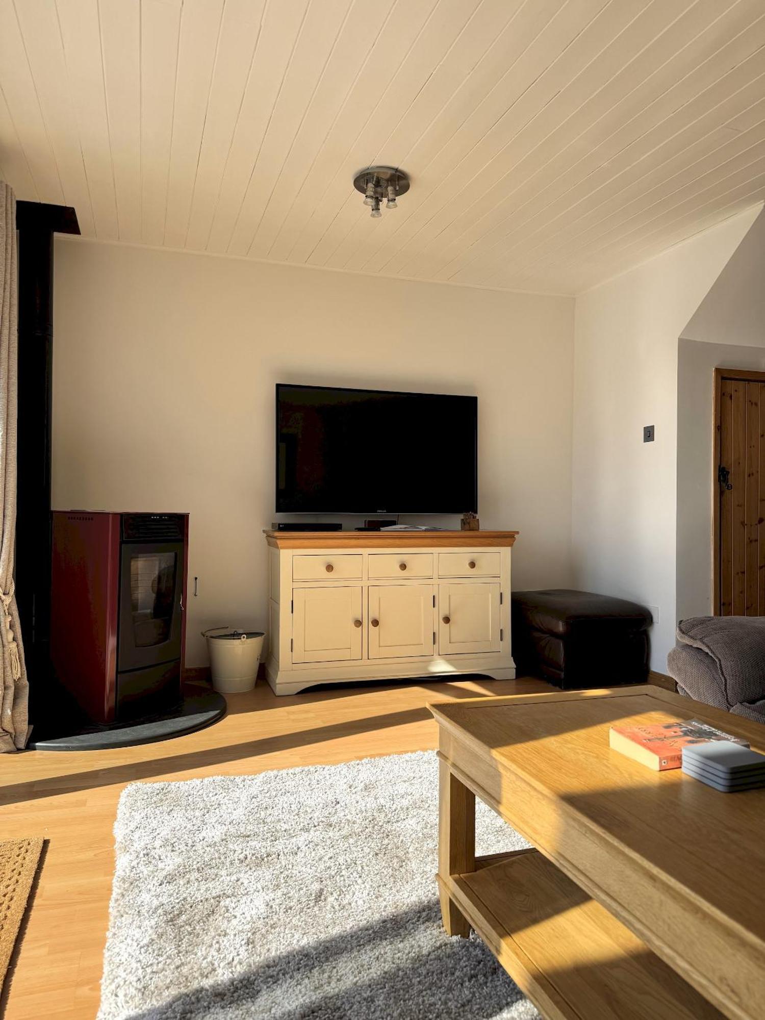 Medway Hot Tub Lodge South Cerney Extérieur photo