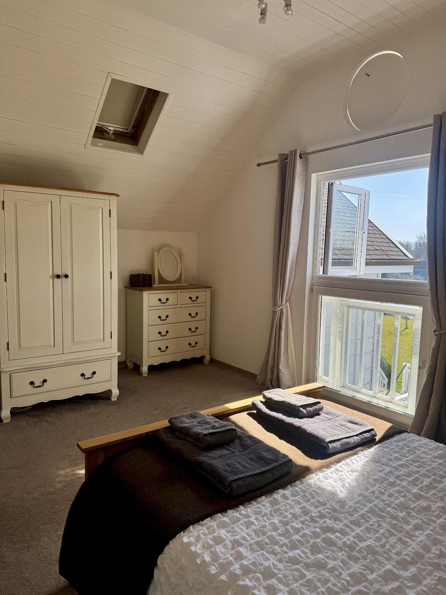 Medway Hot Tub Lodge South Cerney Extérieur photo